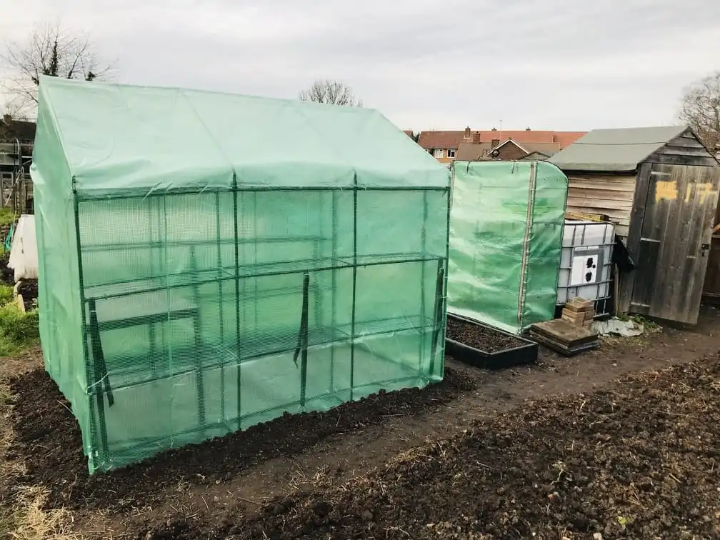 Outsunny Greenhouse construction